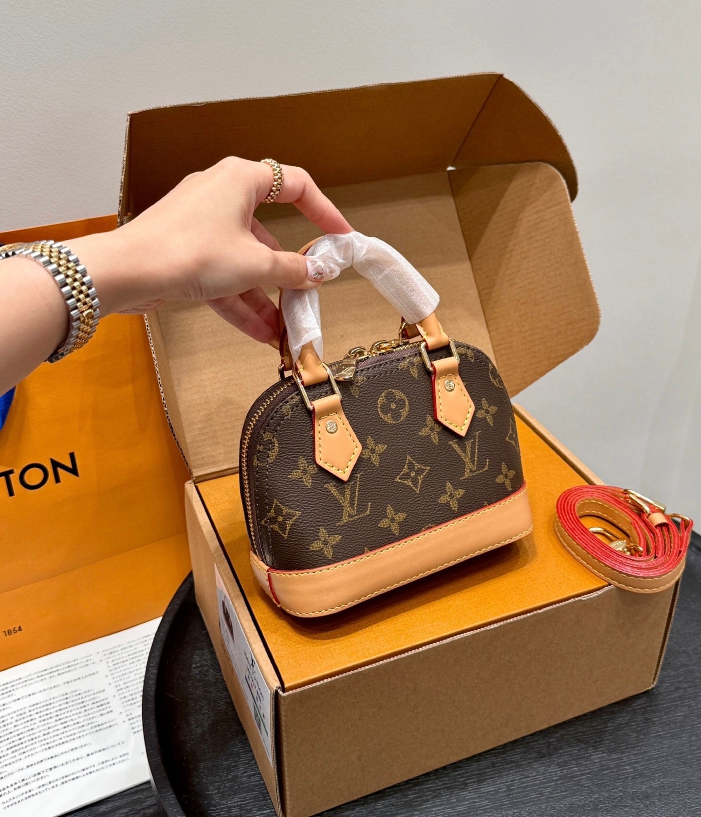 Lv Mini Çanta A kalite 1.sınıf işçilik (İthal ürün)