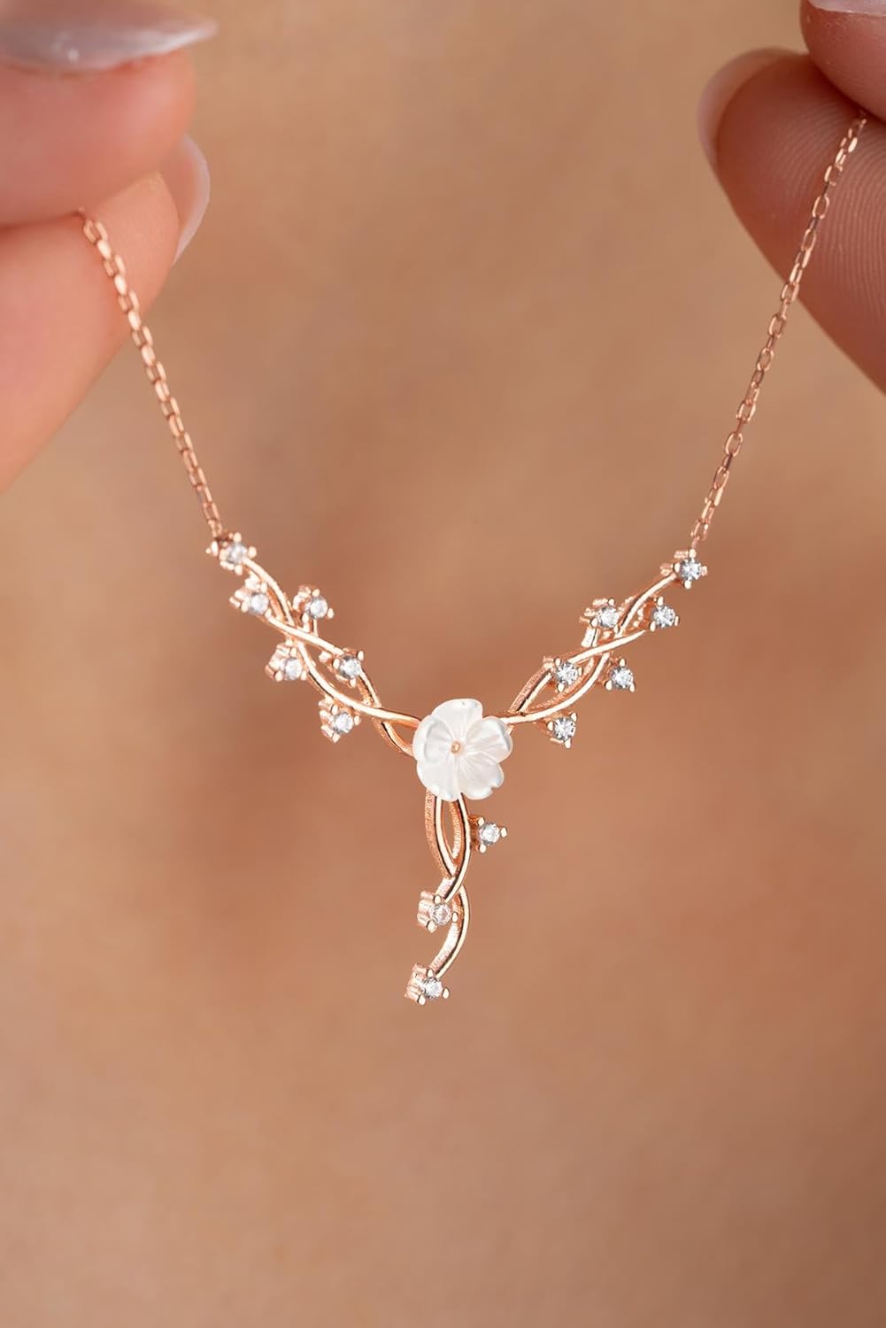 925 Ayar Gümüş Manolya Çiçeği Sarmaşık Model Kolye