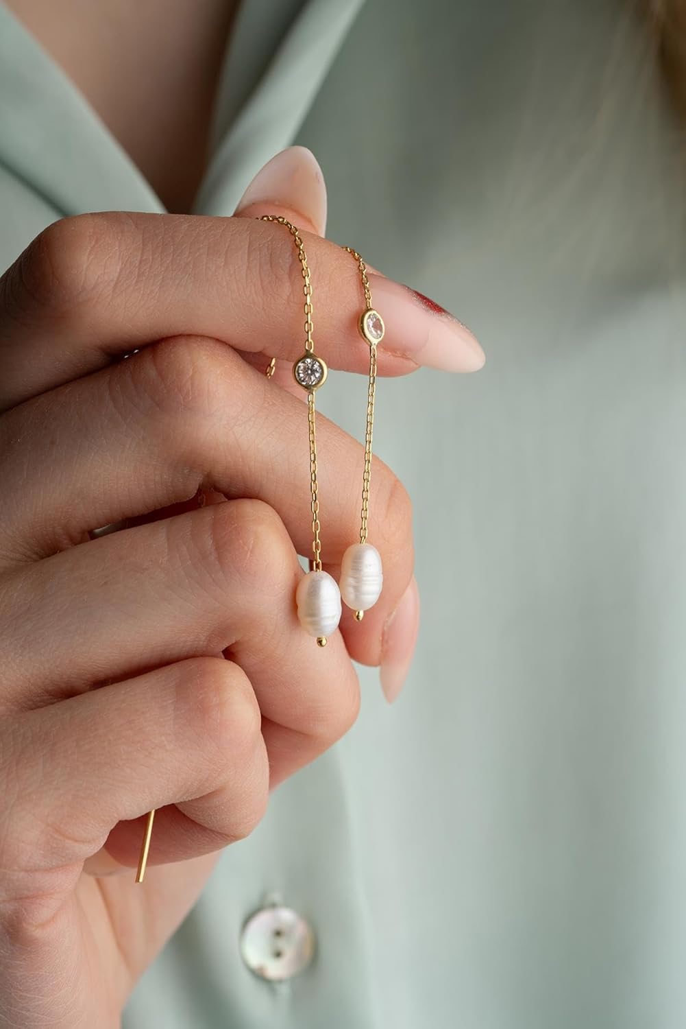 925 Ayar Gümüş Gold Tektaş Detaylı İncili Zincir Küpe