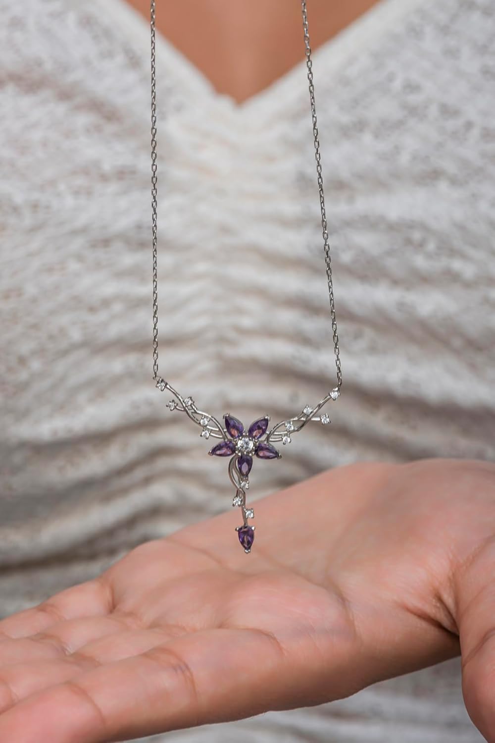 925 Ayar Gümüş Rodyumlu Daldaki Gonca Mor Çiçek Kolye