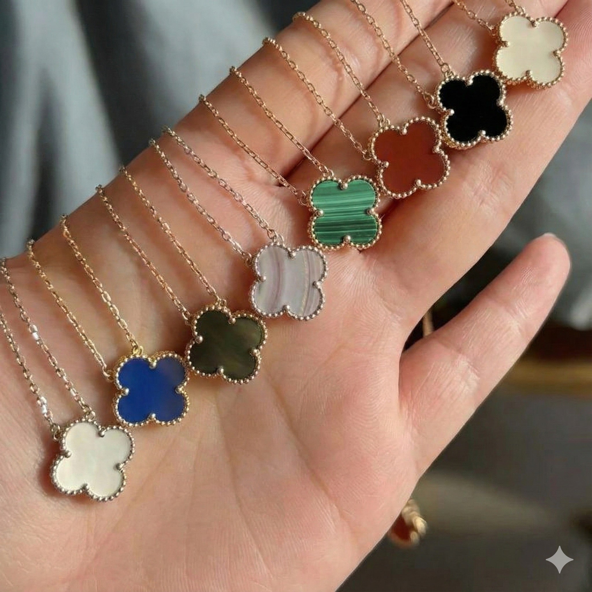 VANCLEFF KOLYE TEKLİ YONCA ROZ - ALTIN RENK ZİNCİRLİ