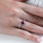 Kırmızı Taşlı Kalp Yüzük