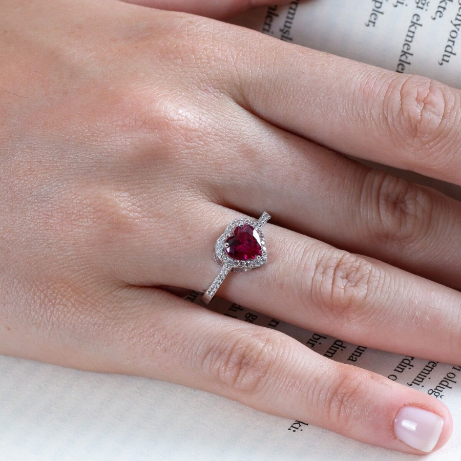 Kırmızı Taşlı Kalp Yüzük