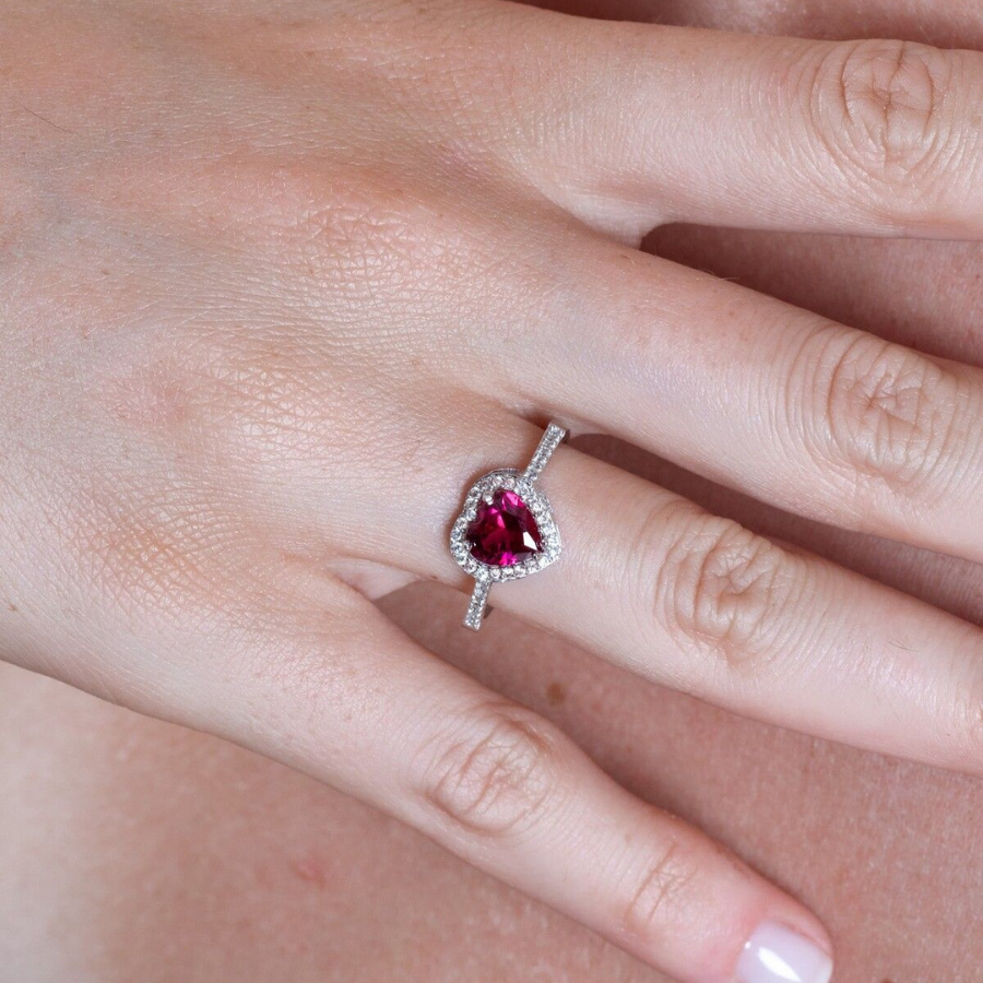 Kırmızı Taşlı Kalp Yüzük