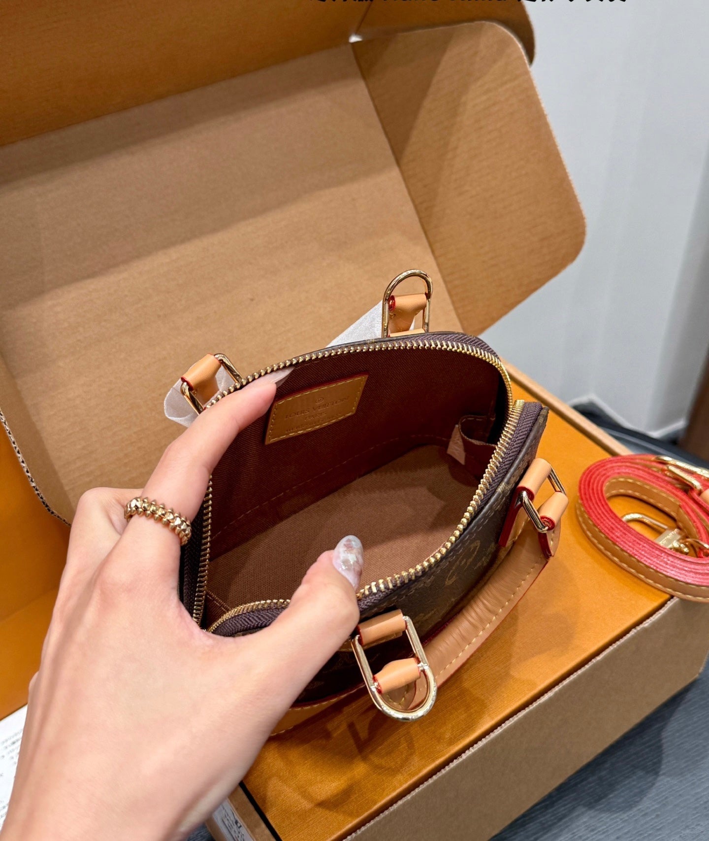 Lv Mini Çanta A kalite 1.sınıf işçilik (İthal ürün)