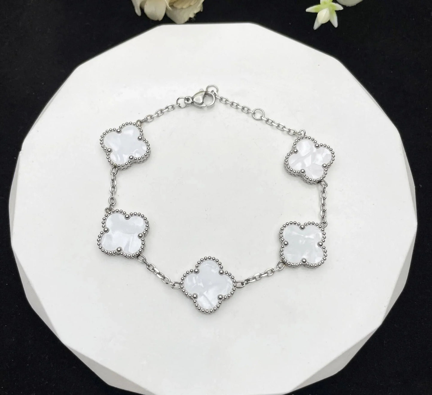 Yonca Kesim Van Clef Tarzı