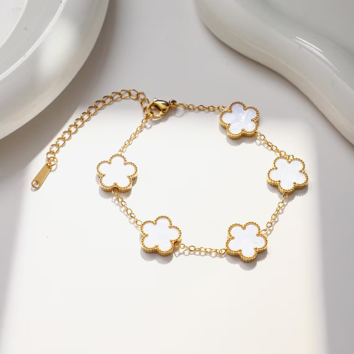 Yonca Kesim Van Clef Tarzı